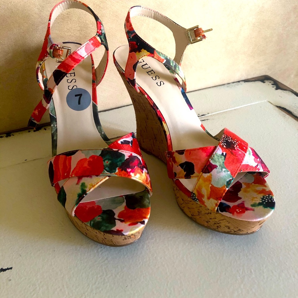 Guess wedges
